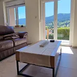 Moderne Et Calme Avec Local Separe Pour Skis Et Velos Holiday home *