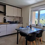Moderne Et Calme Avec Local Separe Pour Skis Et Velos *