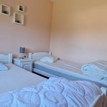 Moderne Et Calme Avec Local Separe Pour Skis Et Velos 코르니몽