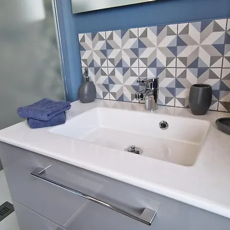 펜션 Moderne Et Calme Avec Local Separe Pour Skis Et Velos *