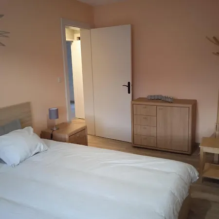 Moderne Et Calme Avec Local Separe Pour Skis Et Velos Ferienhaus *
