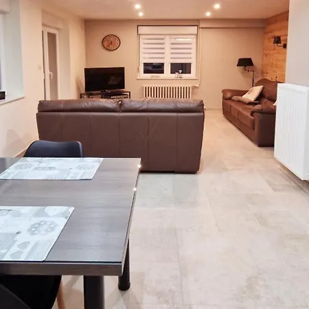 펜션 Moderne Et Calme Avec Local Separe Pour Skis Et Velos