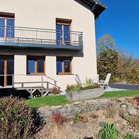 Moderne Et Calme Avec Local Separe Pour Skis Et Velos