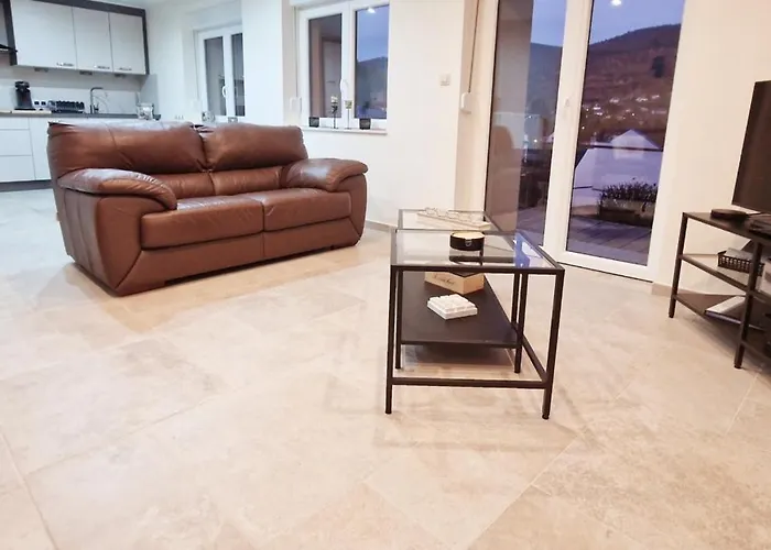 Moderne Et Calme Avec Local Separe Pour Skis Et Velos