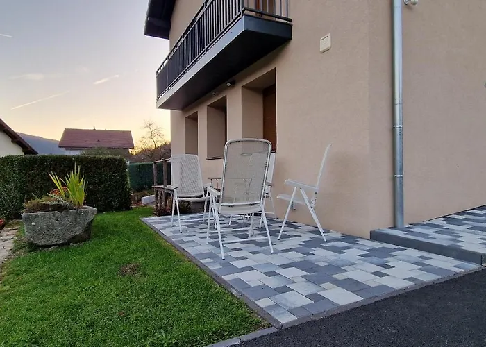 Moderne Et Calme Avec Local Separe Pour Skis Et Velos 펜션